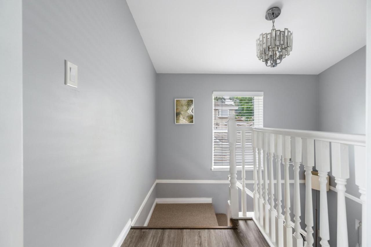 Stylish Dual Bedroom Suite In Van West Vancouver Ngoại thất bức ảnh
