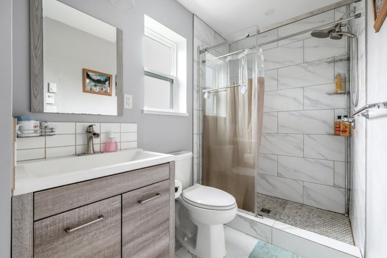Stylish Dual Bedroom Suite In Van West Vancouver Ngoại thất bức ảnh